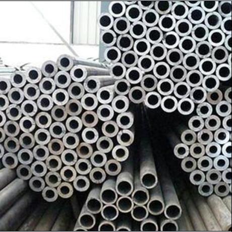 精密鋼管通過冷拔或熱軋?zhí)幚? title=