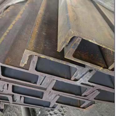 槽鋼廠家介紹槽鋼搭建時(shí)應(yīng)注意哪些事項(xiàng)